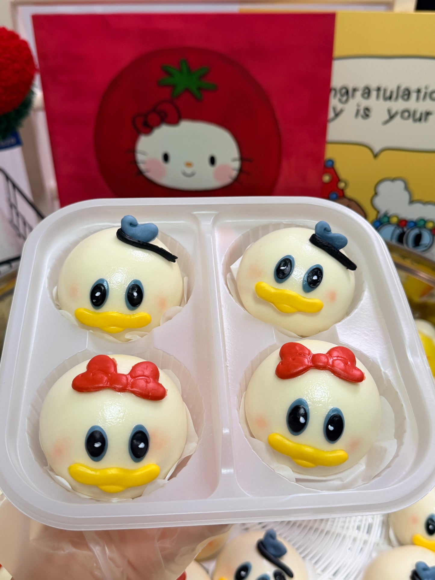Donald Duck Cartoon Buns (Custard and Red Bean Paste) 4/box